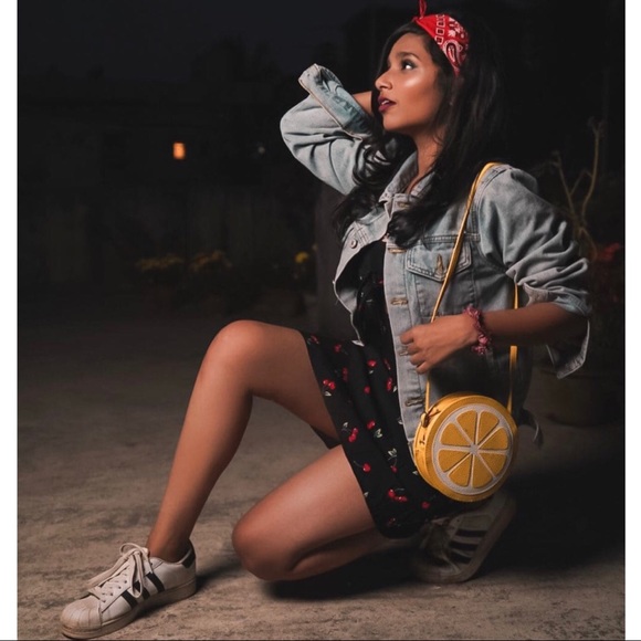 ✨HP✨ Make Lemonade Mini Crossbody Bag - LAST ONE - Picture 7 of 8